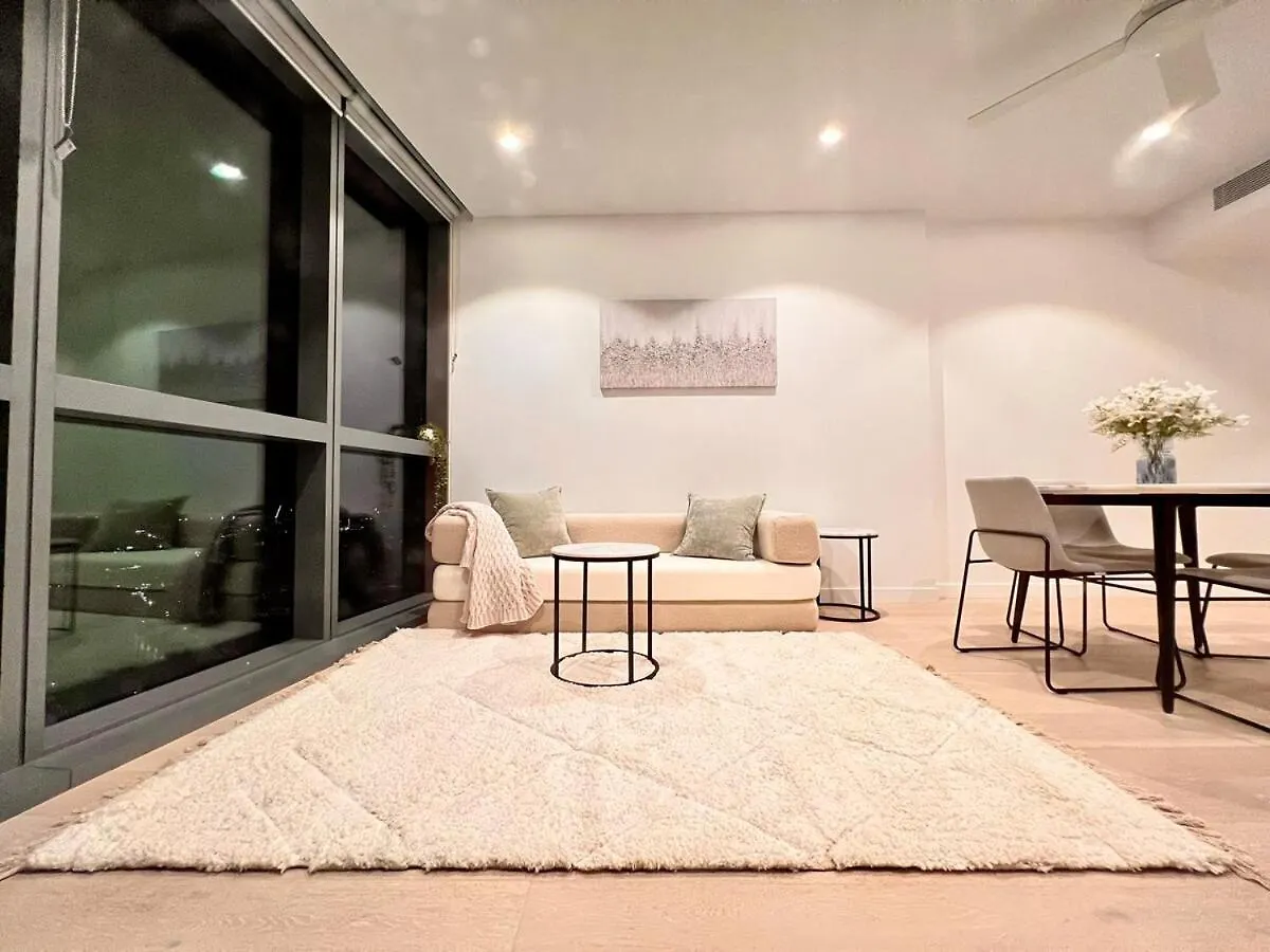 Cbd Queen Wharf Apartment With Views Pool And Gym